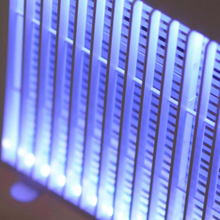 Naložite sliko v pregledovalnik galerije, Premium UV žarnica proti komarjem – polnilna, tiha in prenosna