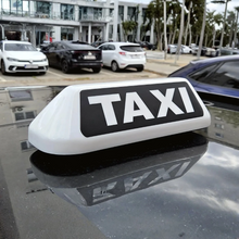 Naložite sliko v pregledovalnik galerije, Krovna TAXI LED tabla s magnetom i priključkom za upaljač
