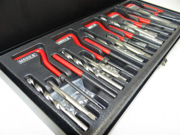 Velik komplet za navoje